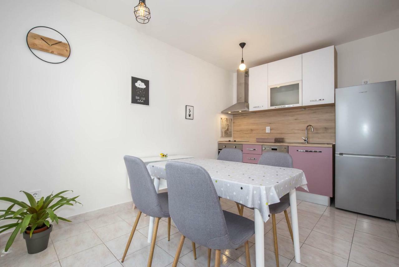 Apartman Sesna Bol Esterno foto